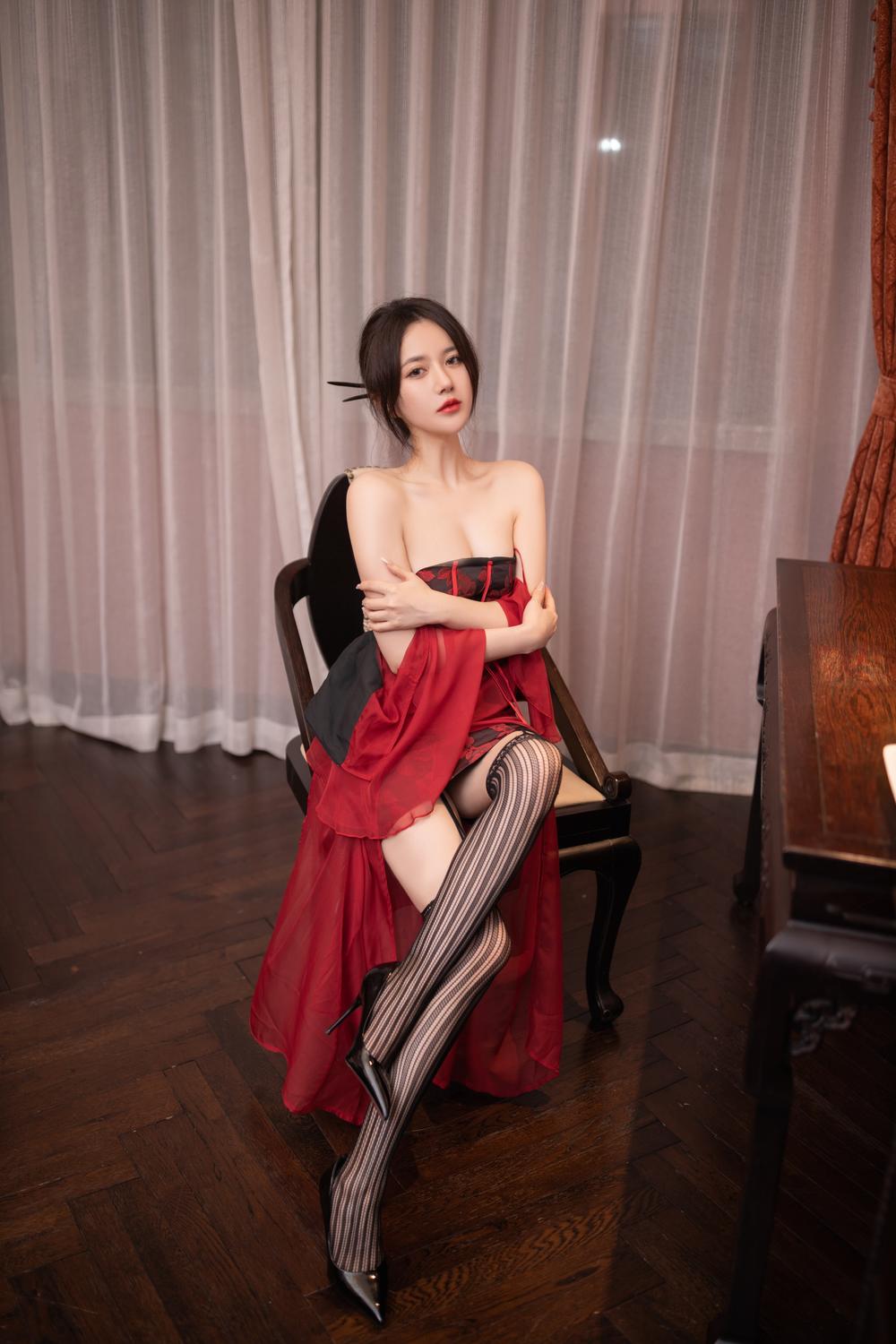 鱼子酱《落叶有情》原版写真 [125P-1.56G]