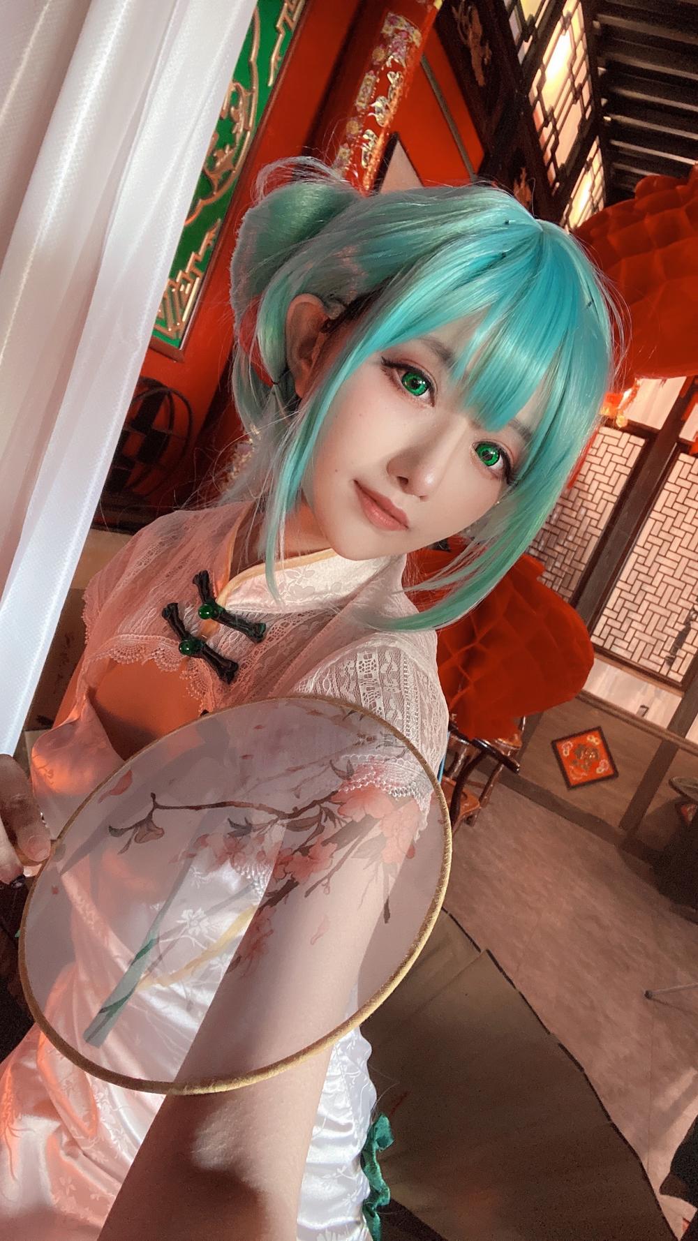 Shika小鹿鹿  初音韶华[23P2V-106MB]